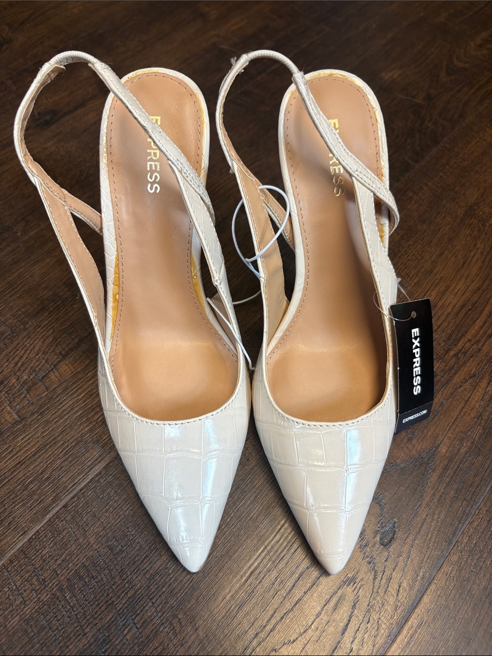 Express Cream Croc-Embossed Pointed Slingback Pumps Womens 6